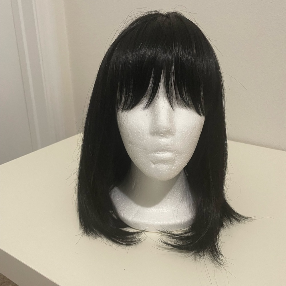 Shake N Go: Bob Wig with Bangs